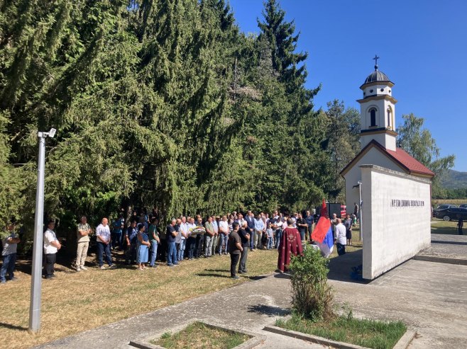 Zajednice kod Prijedora pamte ustaški masakr nad 380 Srba iz Kozarca i okoline (FOTO)