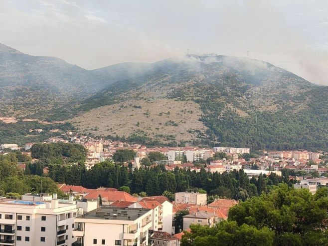 Izbio novi požar kod Trebinja, vatra se ponovo spušta prema gradu
