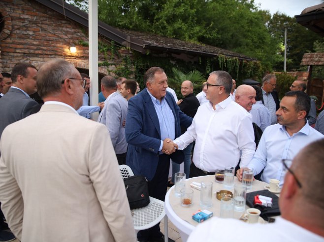 Dodik: Privatni sektor sve više nosi privredu Srpske; Obezbijediti stabilne uslove poslovanja