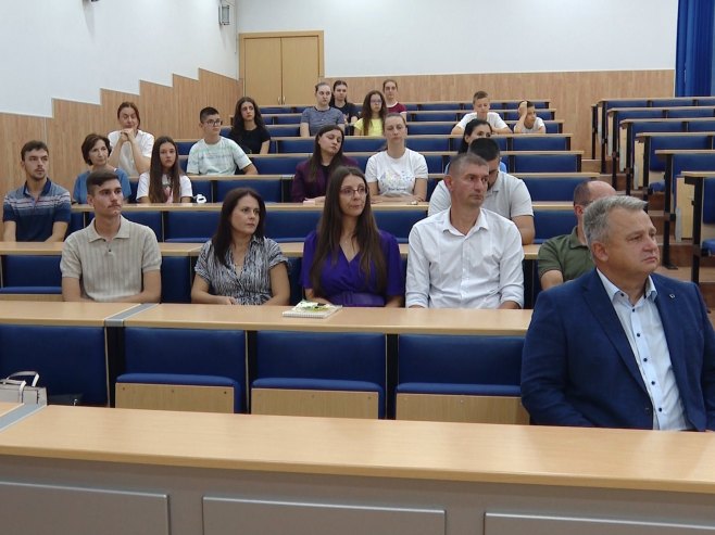 U Banjaluci Ljetni kamp za talentovane i nadarene učenike