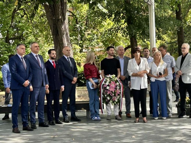 Minić, Golubović i Romić položili vijenac na spomenik Petru Kočiću (VIDEO)
