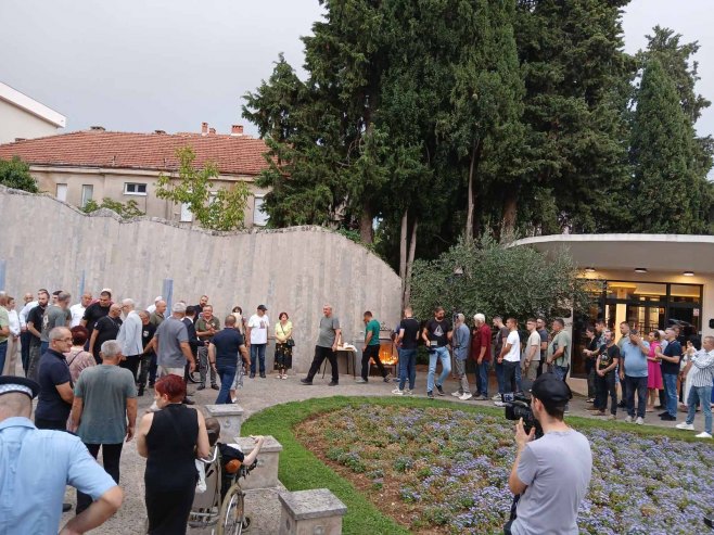 Trebinje odalo počast generalu Mladiću (VIDEO)