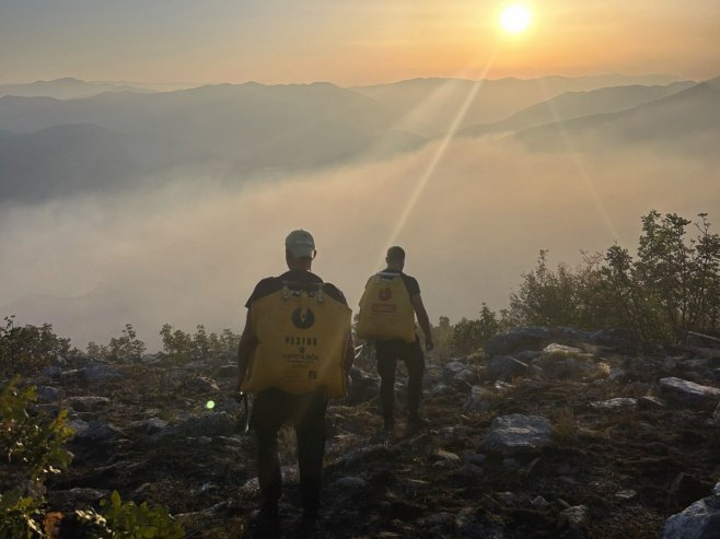 Situacija na požarištima u okolini Trebinja stabilna, dejstvovao i helikopter