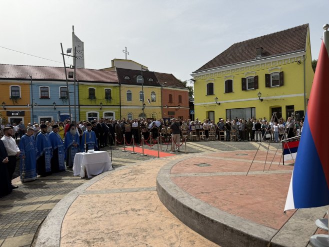 Derventa obilježava Dan i slavu grada; Minutom ćutanja odata počast generalu Mladiću (FOTO/VIDEO)