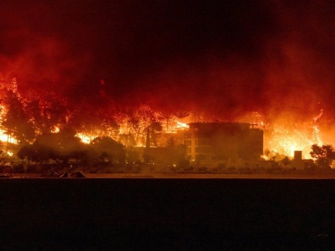 Preminuo muškarac koji je teško povrijeđen u požaru u Omišu