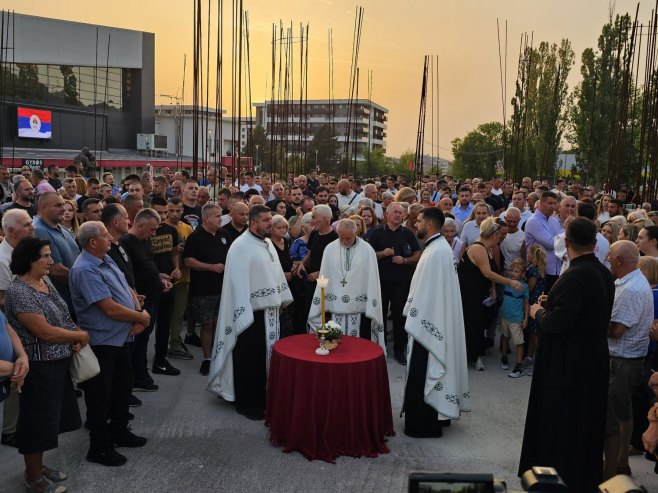 Na temeljima Sabornog hrama u Istočnom Novom Sarajevu odata počast Ratku Mladiću