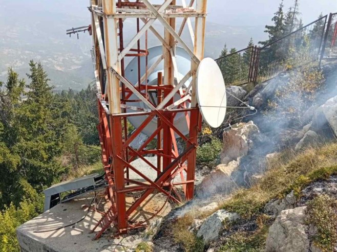 Požar u blizini Radio-relejnog objekta RTRS-a na Trebeviću - Foto: RTRS