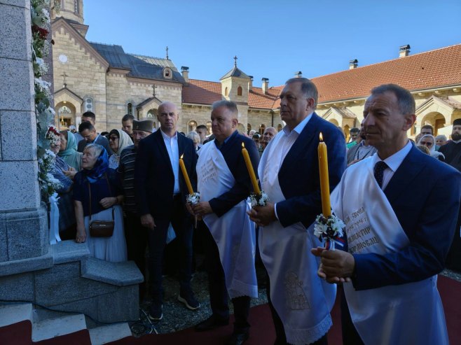 Dodik u manastiru Karanovac prisustvovao osveštanju zvona