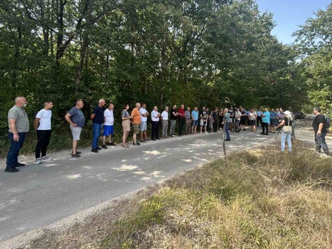 Mještani Mjesne zajednice Zupci - Foto: RTRS