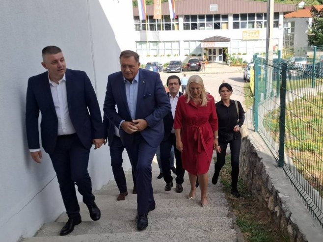 M. Grad: Rukovodstvo Srpske i opštine sa privrednicima - potrebna čvrsta veza privrede i institucija