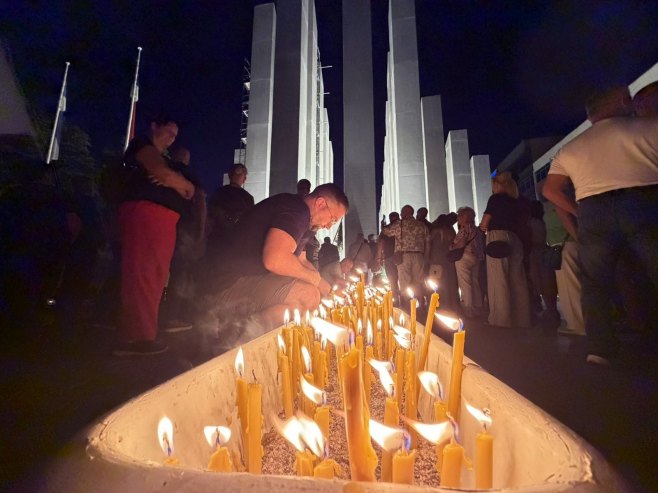 Odavanje počasti generalu Mladiću u Banjaluci (FOTO/VIDEO)