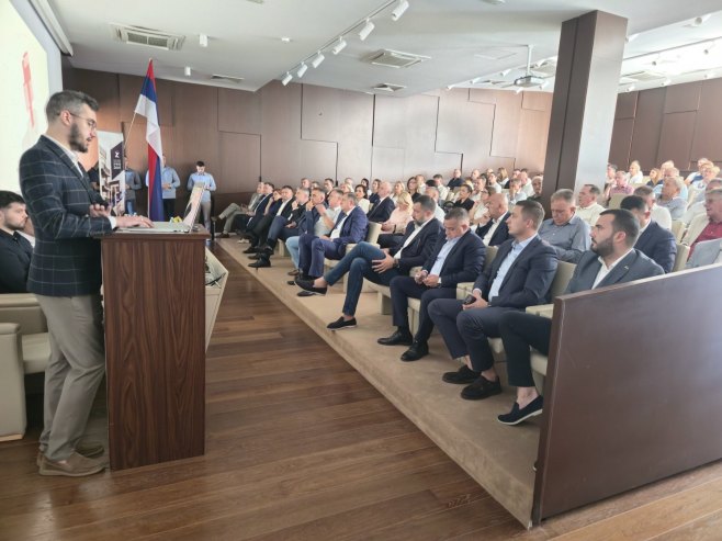 Predstavljanje projekta izgradnje novog kompleksa "Slateks"; Prisustvuju najviši zvaničnici