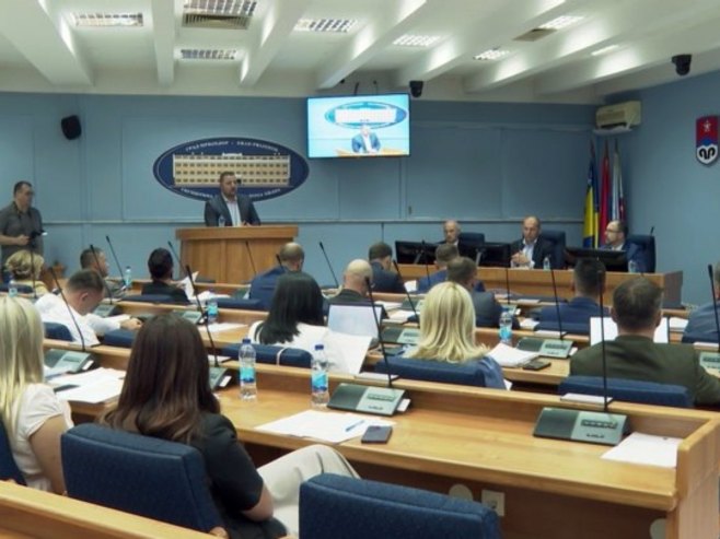 Prijedor: Skupština usvojila odluka o besplatnim parcelama za porodice sa četvoro i više djece