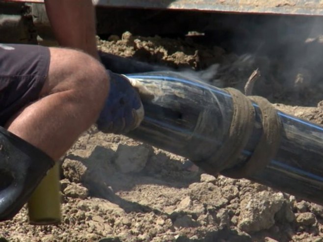 Lopare i ovog ljeta bez vode: Zašto opštinske vlasti, dvije decenije, ne mogu da riješe vodosnabdijevanje? (VIDEO)