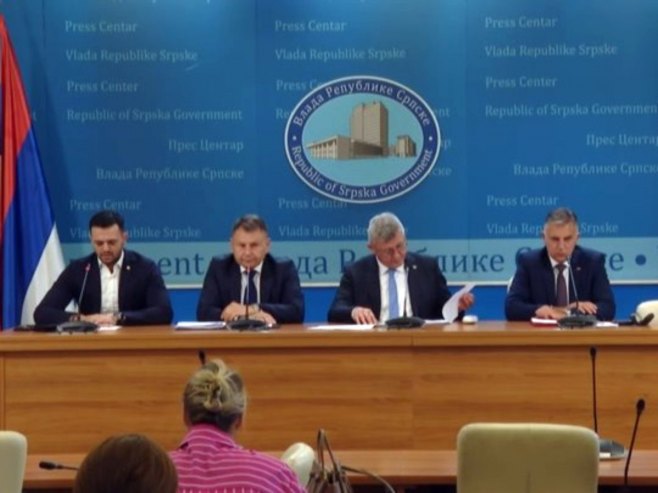 Vlada Srpske odobrila isplatu jednokratne novčane pomoći za sve učenike osnovnih i srednjih škola