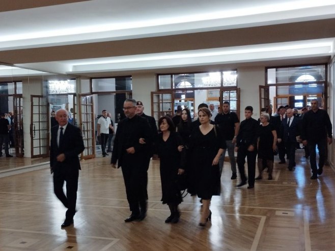 Apel porodice Mladić: Novac umjesto za cvijeće i vijence za generala uplatiti za oboljelu djecu