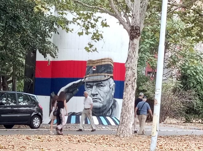 Oslikan impresivan mural generala Mladića
