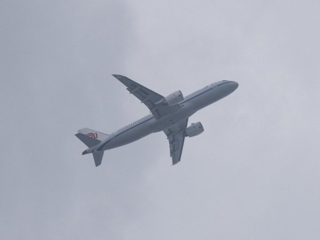 Teretni avion kompanije Amazon promašio pistu kod aerodroma u Majamiju