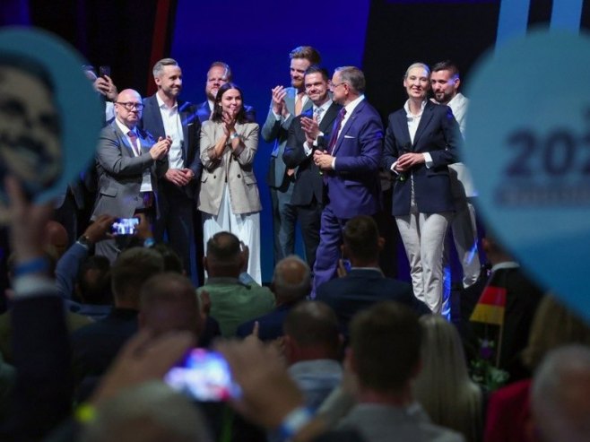 Proslava u AfD-u (foto: EPA/FILIP SINGER) - 