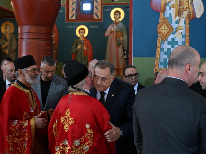 Minić, Stevandić, Cvijanovićeva i Dodik odali počast generalu Mladiću (FOTO/VIDEO)