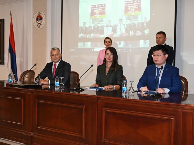 Potpisan ugovor o donaciji - Foto: SRNA