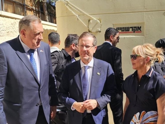 Dodik se sastao sa Hercogom tokom memorijalne službe u čast Peresa