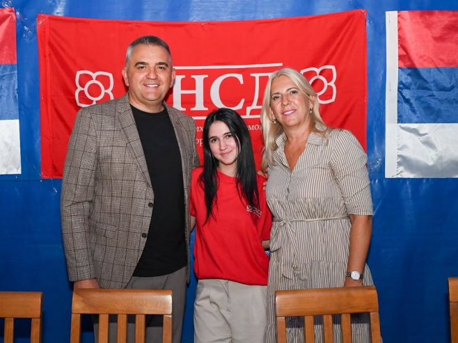 Biljana Čekić, Savo Minić i Željka Cvijanović (foto: instagram.com/zeljka.cvijanovic) Biljana Čekić, Savo Minić i Željka Cvijanović (foto: instagram.com/zeljka.cvijanovic) -