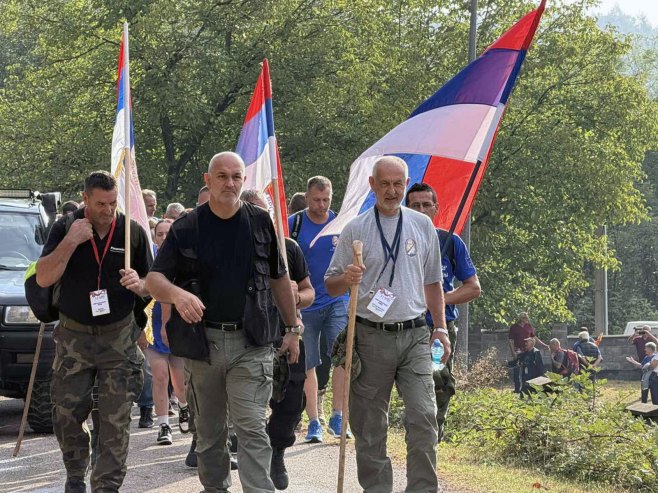Učesnici marša "Stazama egzodusa" krenuli iz Tumara ka Stogu (FOTO)