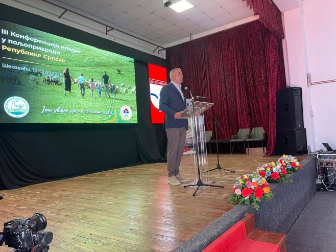 Minić otvorio Konferenciju mladih u poljoprivredi; Za podršku izdvojeno 76 miliona KM, uručeni ugovori o bespovratnim sredstvima (FOTO)