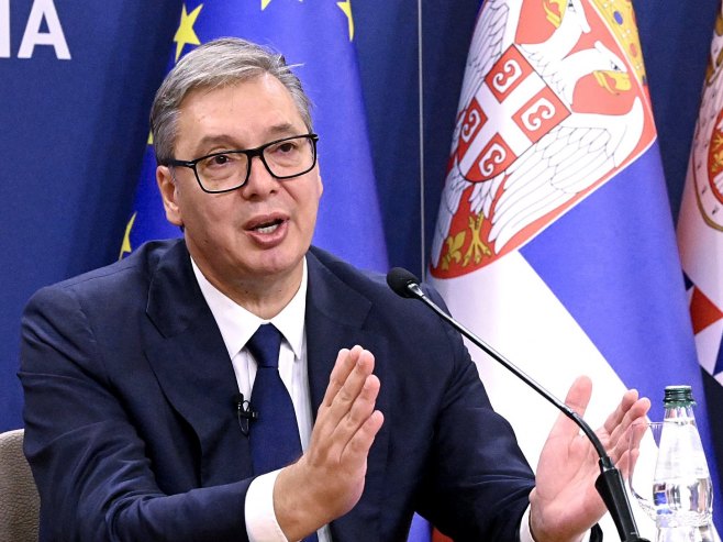 Vučić uručuje odlikovanja povodom Dana srpskog jedinstva; Prisustvuje Minić