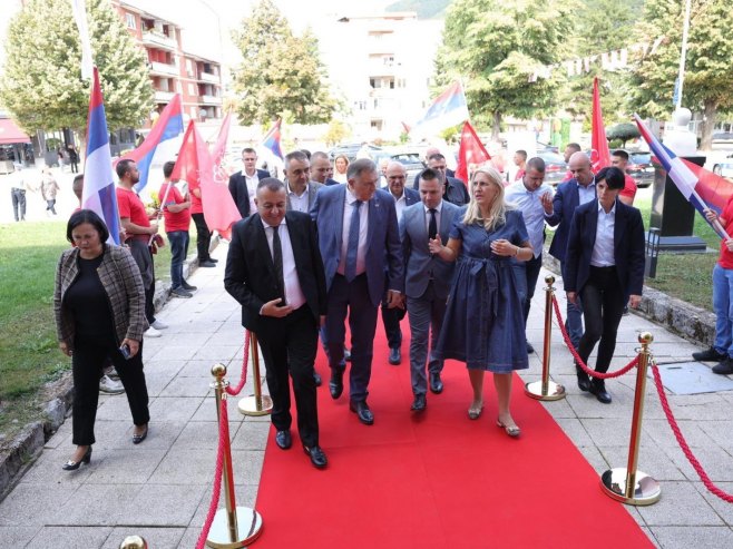 Dodik: Građani da podrže borbu za očuvanje Srpske i njen dalji razvoj