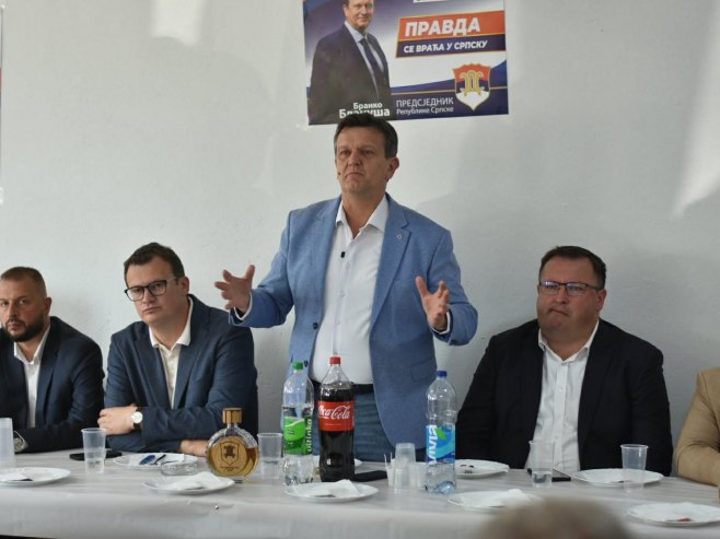 Blanuša i Božović razgovarali sa mještanima Zborišta