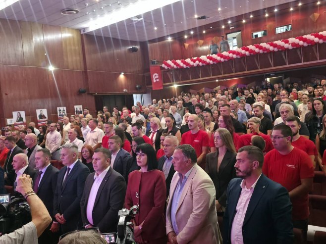 SP centralna tribina u Brčkom SP centralna tribina u Brčkom - Foto: RTRS