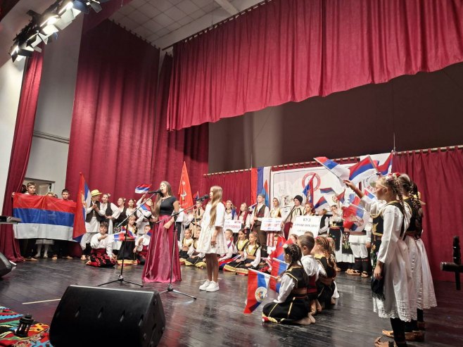 Šamac: U čast Dana jedinstva koncert "Čuvari tradicije - Đeram"