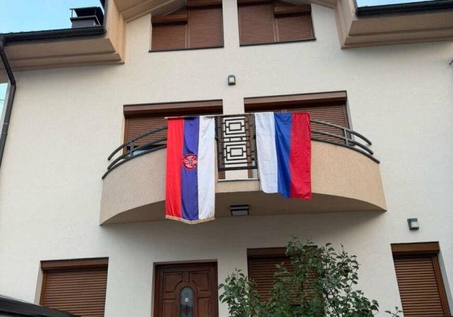 Stevandić: Dan srpskog jedinstva - porodična kuća praznik tradicionalno dočekuje okićena srpskim zastavama