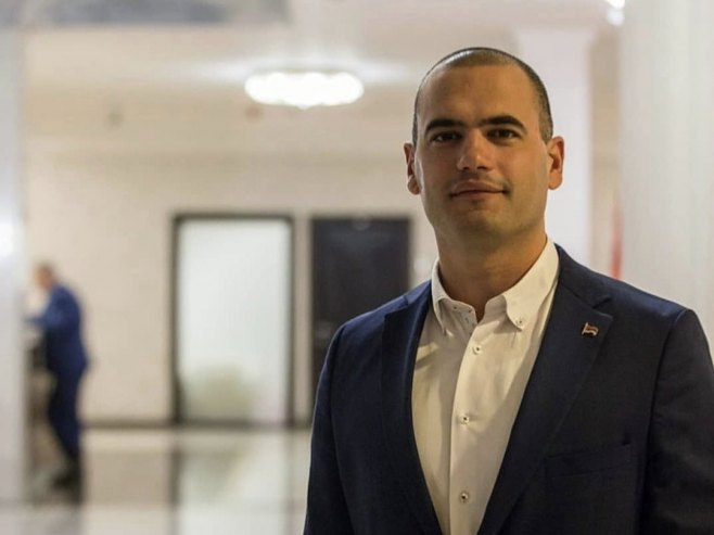 Šarčević pojasnio Trivićevoj: Ozbiljna politika počinje poznavanjem Ustava i procedura, sve ostalo je improvizovanje