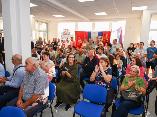 Oštra Luka - tribina SNSD-a (Foto: x.com/Cvijanovic_Z) - 