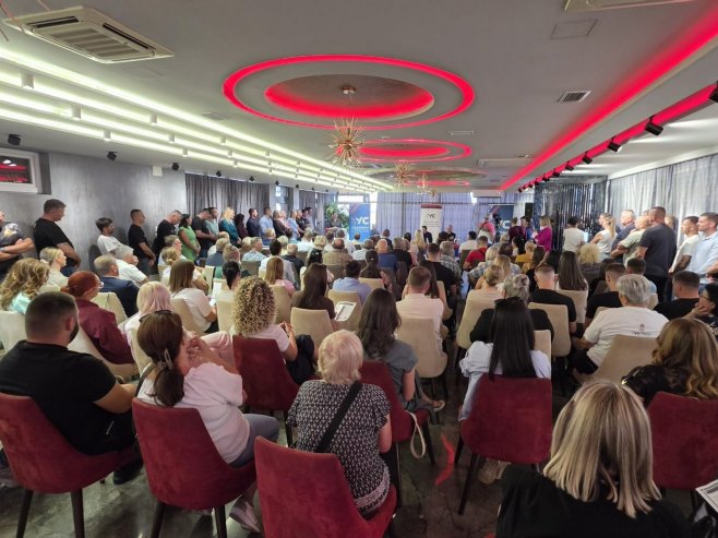 Ujedinjena Srpska - tribina u Bijeljini Ujedinjena Srpska - tribina u Bijeljini - Foto: Ustupljena fotografija