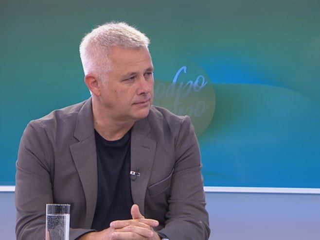 "Digitalne zamke": Kako prepoznati onlajn opasnosti i zaštititi djecu na internetu? (VIDEO)