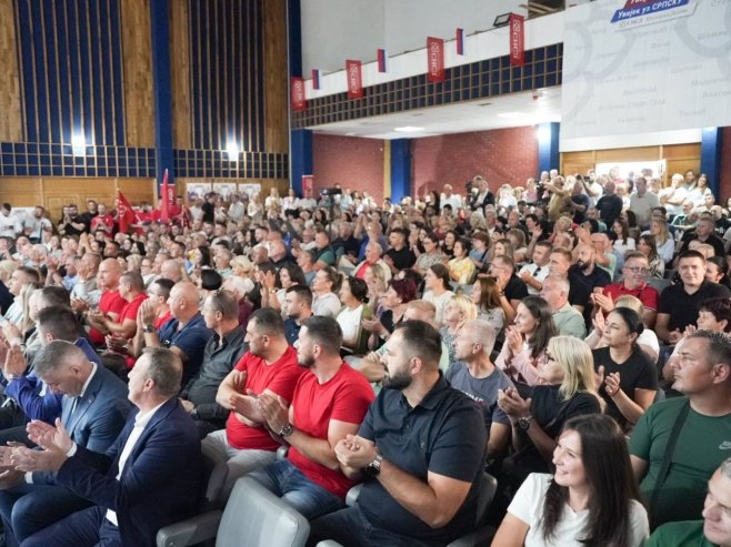 SNSD u Vlasenici SNSD u Vlasenici - Foto: Ustupljena fotografija