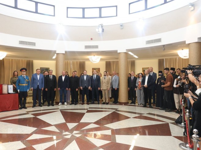 Јemeljanenku za promovisanje i jačanje bratskih veza ruskog i srpskog naroda Orden časti sa zlatnim zracima
