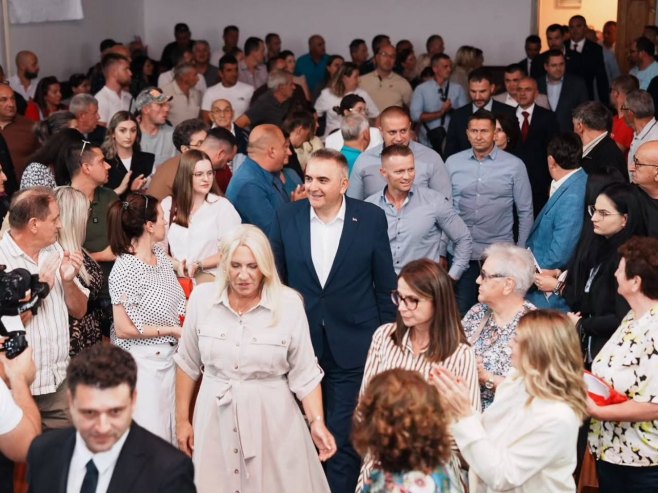 SNSD u Kostajnici (Foto: Instagram/Savo Minić) SNSD u Kostajnici (Foto: Instagram/Savo Minić) -