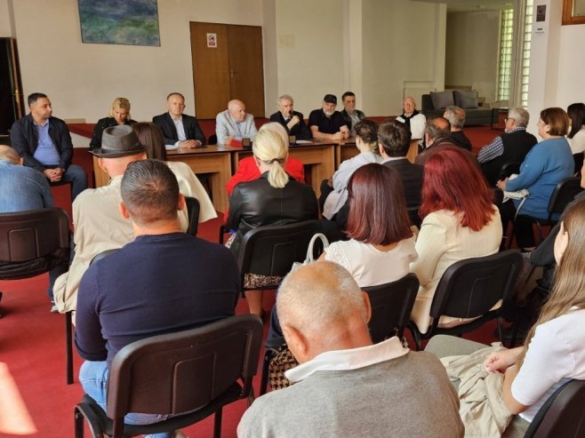 U Mrkonjić Gradu okrugi sto posvećen pokretanju i razvoju književnih susreta (VIDEO)