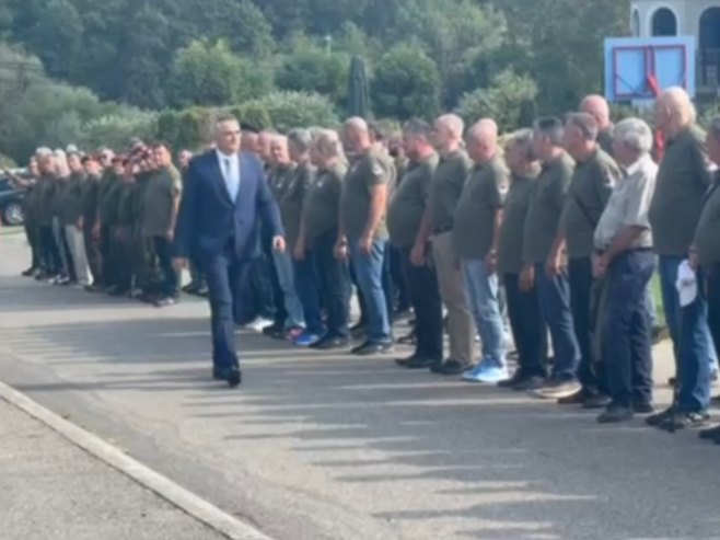 Minić na 35. godišnjici od osnivanja Prve lake prnjavorske pješadijske brigade (VIDEO)