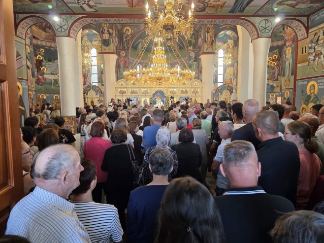 U Donjem Breziku kod Brčkog osveštan Hram Hrista Spasitelja; Kum premijer Minić (FOTO)