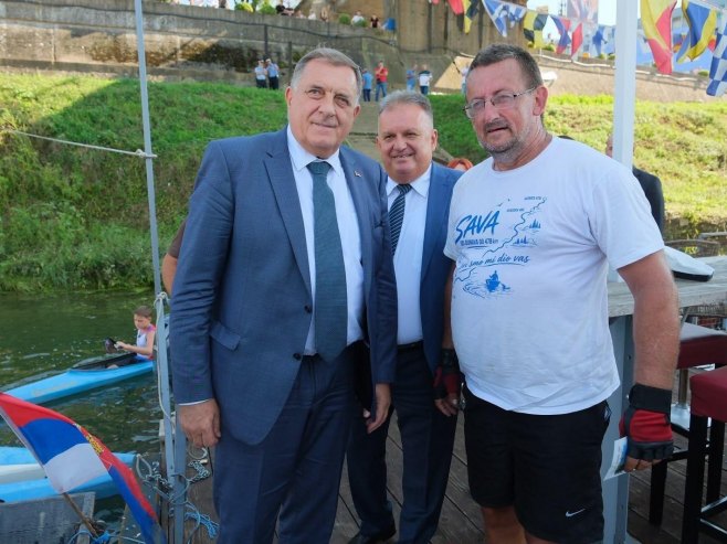 Uspješan kraj humanitarnog podviga: Šinik nakon 29 dana veslanja stigao u Gradišku, Dodik mu čestitao