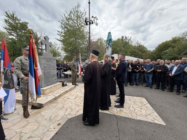 Panjik kod Lopara - obilježavanje Panjik kod Lopara - obilježavanje - Foto: RTRS