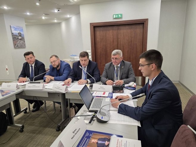 Mastilović učestvovao na okruglom stolu "Budućnost Republike Srpske: perspektive saradnje" u Moskvi (FOTO)