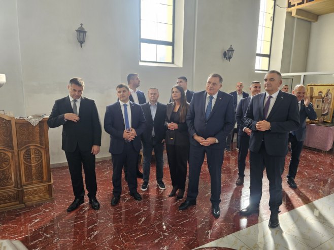 Minić i Dodik posjetili Crkvu Svetog Georgija (VIDEO)