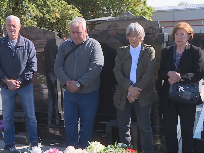 Godišnjica stradanja radnika RTRS-a na Ozrenu; Članovi porodica i kolektiva odali počast